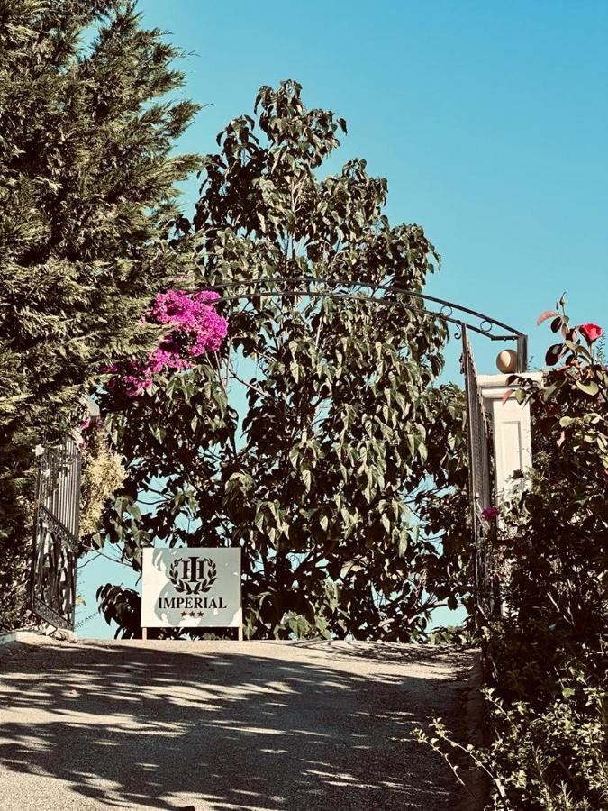 Hotel Imperial Dhërmi Екстериор снимка